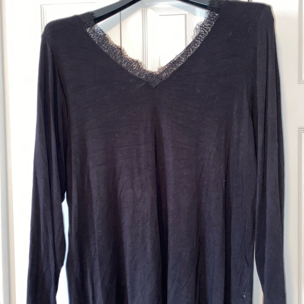 Laced v-neck tee
